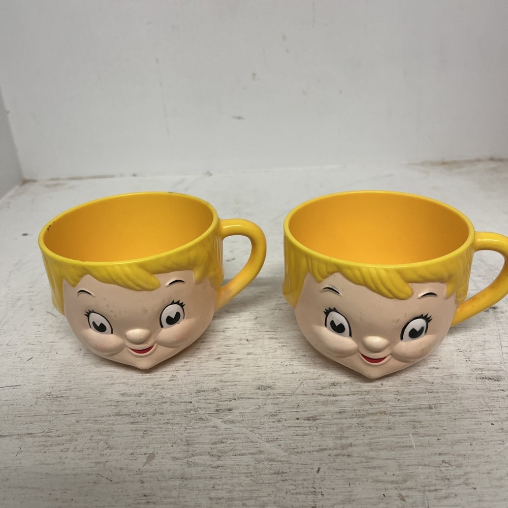 Vintage Campbell Kids Soup Advertising Set 2 Plastic Cup 1970's Dolly Dingle